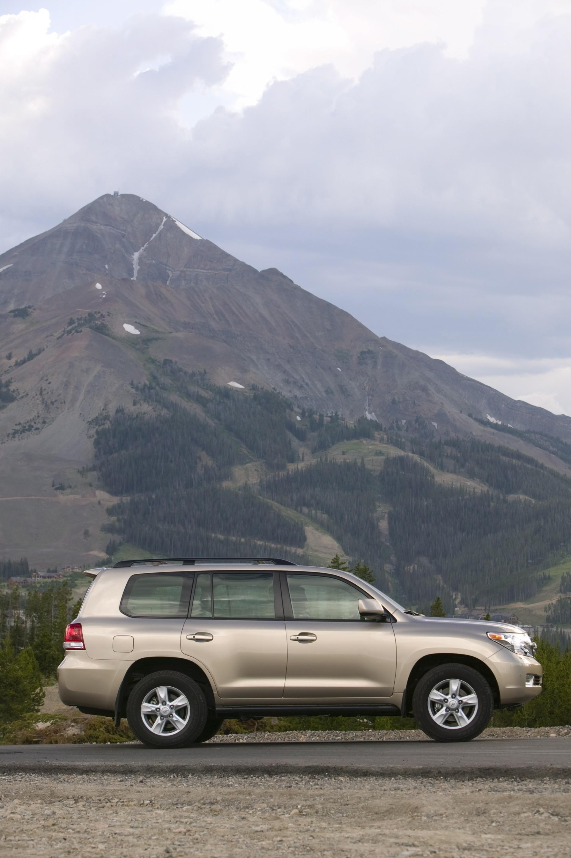 2009 TOYOTA LAND CRUISER